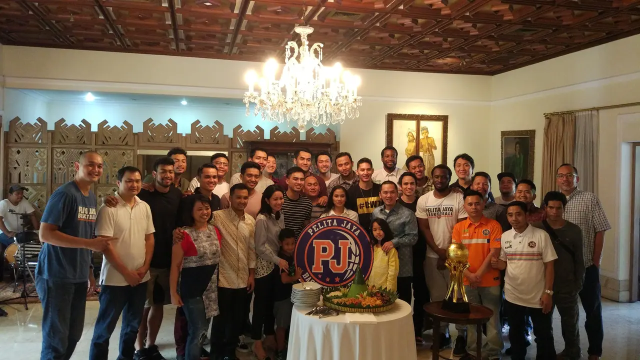 Syukuran tim Pelita Jaya