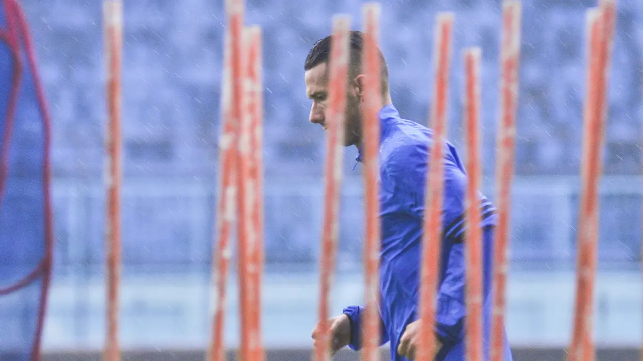 Raphael Maitimo Menepi dari Sesi Latihan Arema