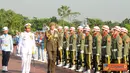 Citizen6, Cilangkap: Panglima TNI Laksamana TNI Agus Suhartono,menerima kunjungan kehormatan Panglima Angkatan Bersenjata Singapura Lieutenant General Neo Kian Hong di Plaza Mabes TNI Cilangkap Jakarta, Rabu (2/5). (Pengirim: Badarudin Bakri)