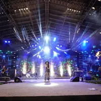 Grup musik Geisha menjadi penutup dalam gelaran acara Arena Pekan Raya Jakarta 2016 di JIExpo Kemayoran, Jakarta Pusat. Penutupan acara yang berlangsung sejak 10 Juni hingga 17 Juli itu dimeriahkan oleh Geisha. (Adrian Putra/Bintang.com)