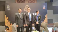Sekretaris Jenderal AFF, ‎Dato Sri Azzudin bin Ahmad‎ (kiri) dan Sekjen PSSI, Ratu Tisha, pada Kongres AFF ke-12 di Bali, Sabtu (23/9/2017). (Liputan6.com/Dewi Divianta)