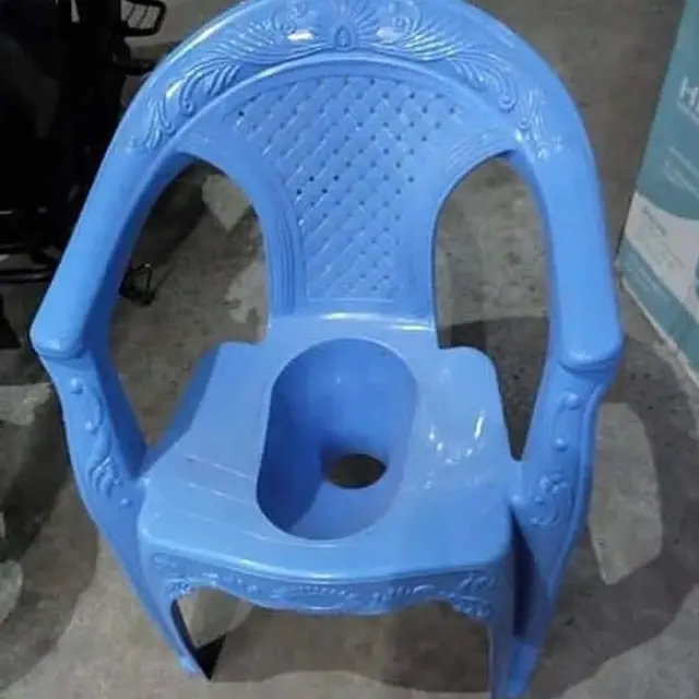 6 Potret Kloset dari Kursi Ini Kocak, Desain Nyelenehnya Bikin Tepuk Jidat