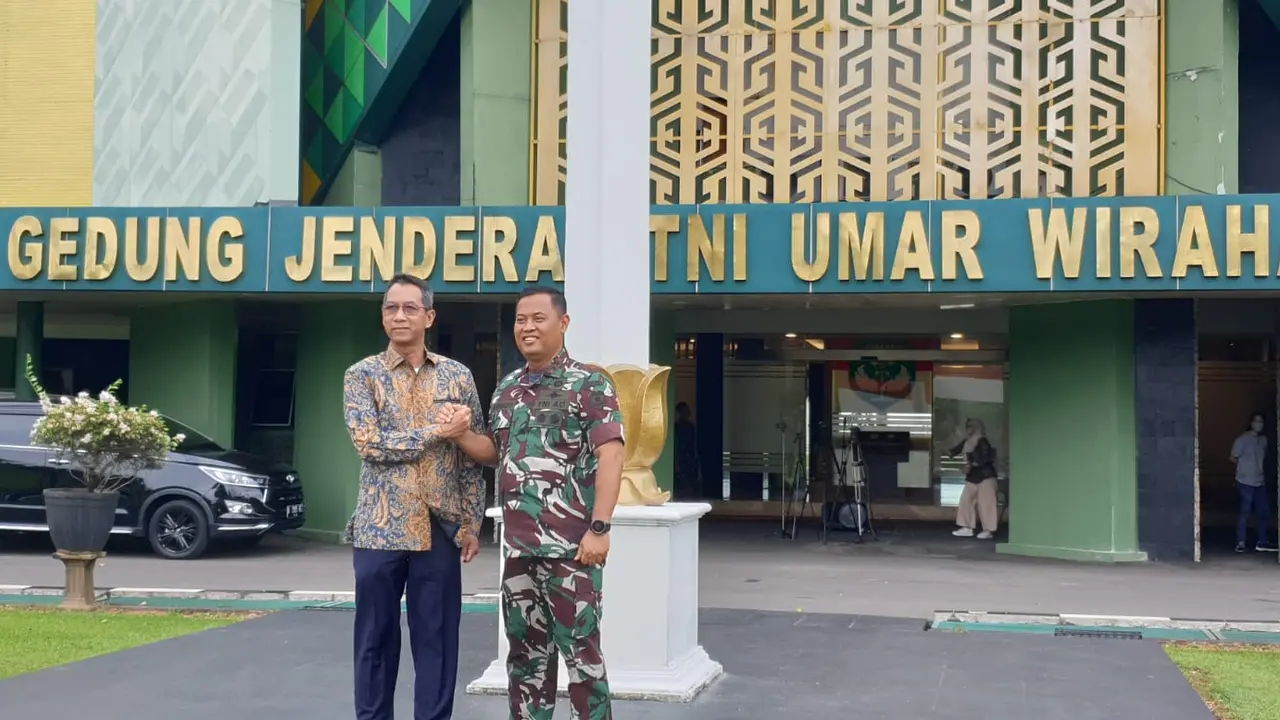 Pj Gubernur DKI Jakarta Heru Budi Hartono bertemu Pangdam Jaya Mayjen TNI Untung Budiharto
