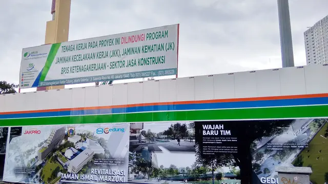 Area di depan gedung Taman Ismail Marzuki