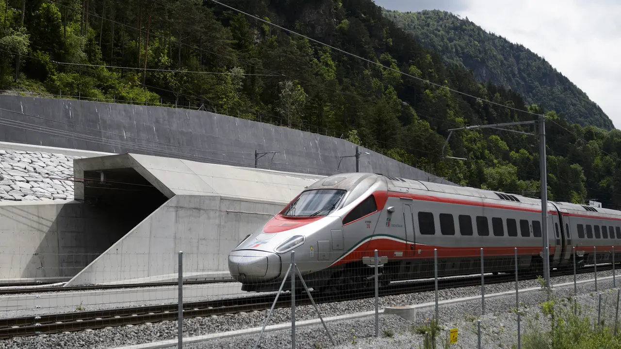 Gotthard Base Tunnel (GBT) baru akan menjadi terowongan kereta api terpanjang di dunia