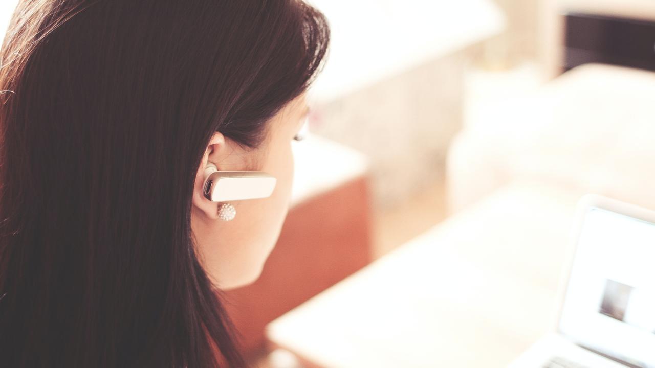 Ilustrasi alat bantu dengar bluetooth Foto: Picjumbo.com dari Pexels