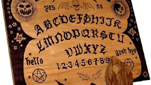 Ilustrasi Papan Ouija