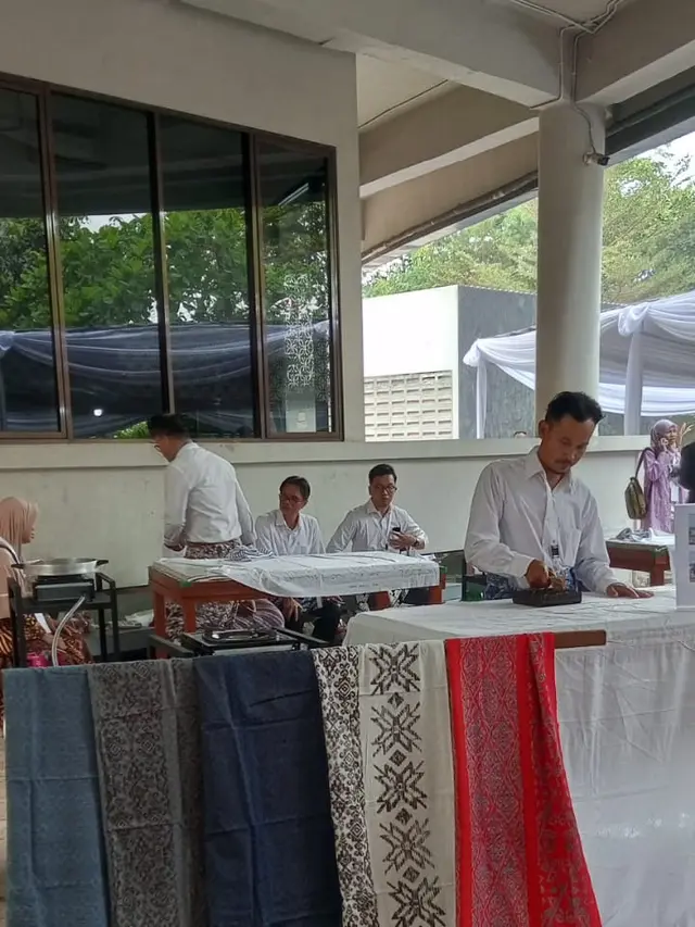 Foto kain batik Bentenan dari Suku Minahasa
