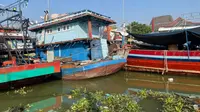 Ketika Kapal-Kapal Mangkrak Menguasai Sungai Silugonggo