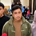 Irfan Hakim Akui Ketelatenan Vega Darwanti Merawat Ibu hingga Akhir Hayat, Racik Makanan Sendiri