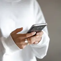 Ilustrasi Ponsel Credit: unsplash.com/Kelli