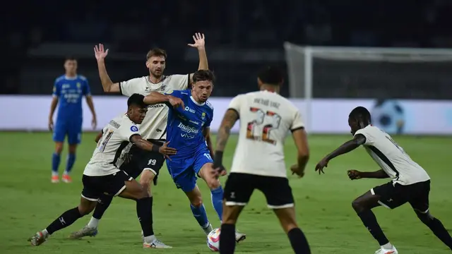 Persib Bandung vs PSM Makassar