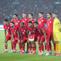 Pemain Timnas Indonesia, Kevin Diks (kedua kanan) berfoto bersama dengan para starting XI saat laga lanjutan putaran ketiga Grup C Kualifikasi Piala Dunia 2026 melawan Jepang di Stadion Utama Gelora Bung Karno (SUGBK), Senayan, Jakarta, Jumat (15/11/2024). (Bola.com/Bagaskara Lazuardi)