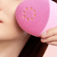 FOREO LUNA 3 Plus, mampu bersihkan dan kencangkan wajah seketika dalam satu device, dengan hasil profesional.