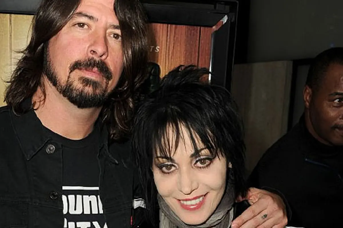 dave-grohl-dan-joan-jett-130802c.jpg