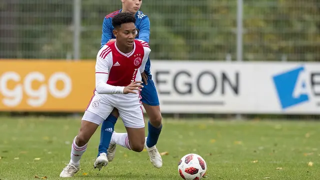 Penyerang Akademi Ajax keturunan Indonesia, Noah Gesser.