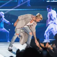 Mempunyai segudang jadwal tur dunia pada album 'Purpose' serta aktivitas yang sangat banyak menjadikan Justin Bieber jatuh sakit dan kelelahan. (AFP/Bintang.com)