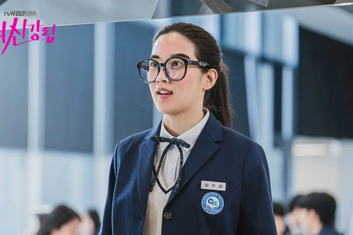 Moon Ga Young dalam True Beauty. (tvN via Soompi)