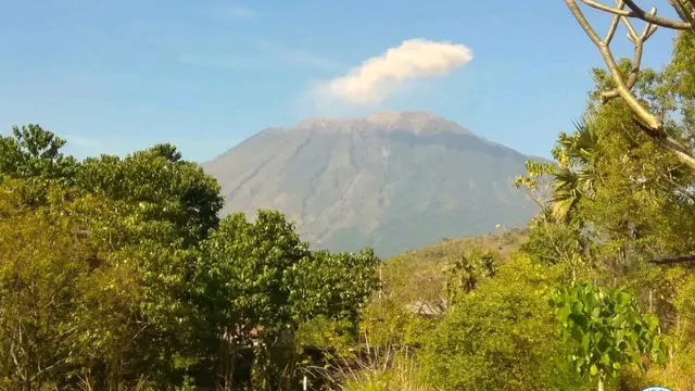 Gunung Agung Meletus lagi
