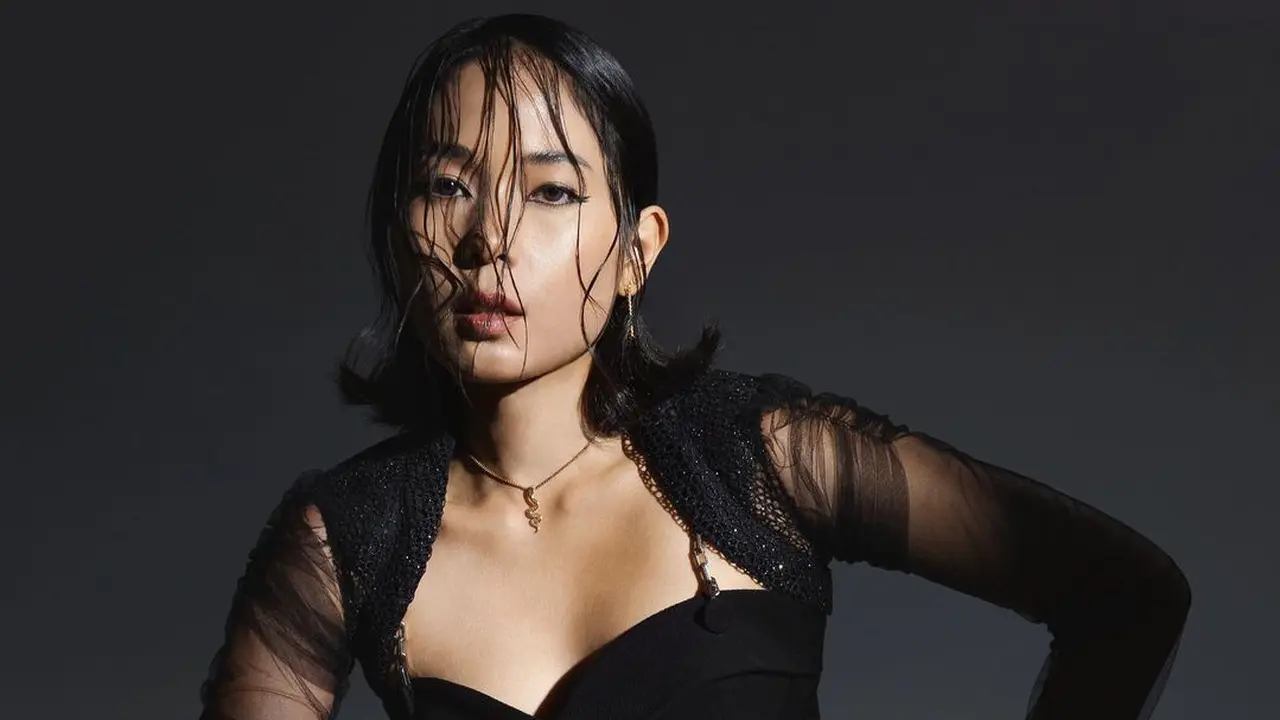 Ayla Dimitri, muse brand perhiasan lokal Jewel and Tale