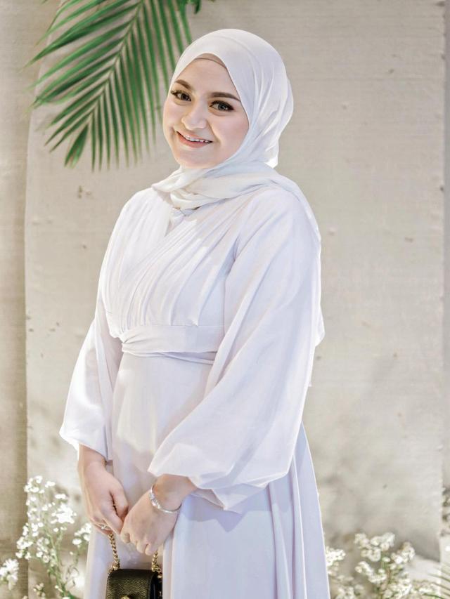 Nathalie Holscher. (Foto: Dok. Instagram @nathalieholscher)