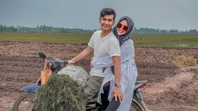 Dikabarkan Tengah Hamil, Ini 7 Potret Mesra Ria Ricis dan Teuku Ryan