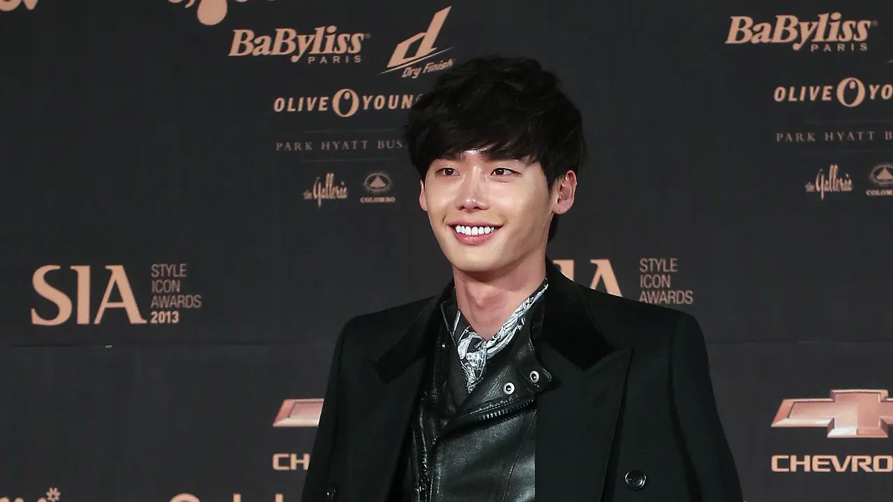 Lee Jong Suk 