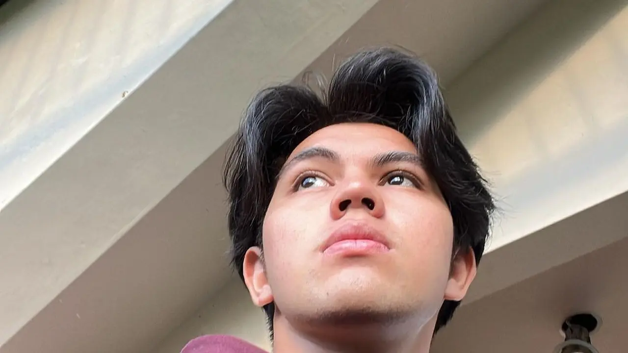 Agoye Mahendra (https://www.instagram.com/p/CeQntjhJI5-/)