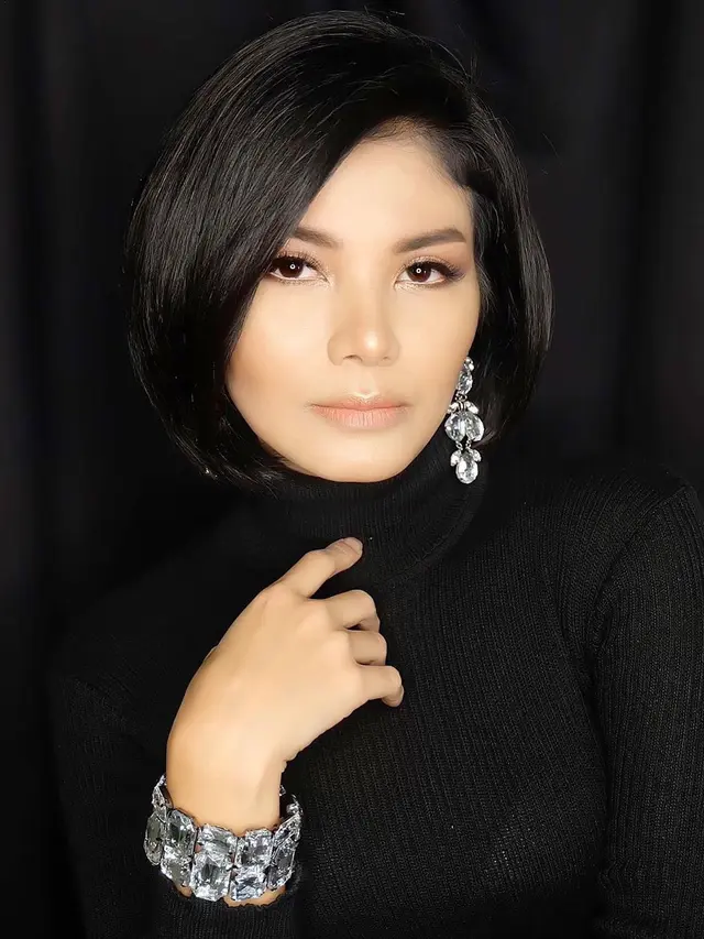 Lama Vakum, Ini 6 Potret Terbaru Intan RJ dalam Makeup Natural