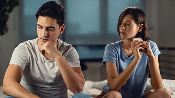 Gengsi Berlebihan: Racun Pelan yang Membunuh Hubungan