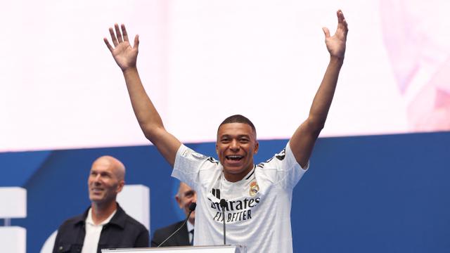 Foto: Bahagianya Kylian Mbappe saat Diperkenalkan Real Madrid