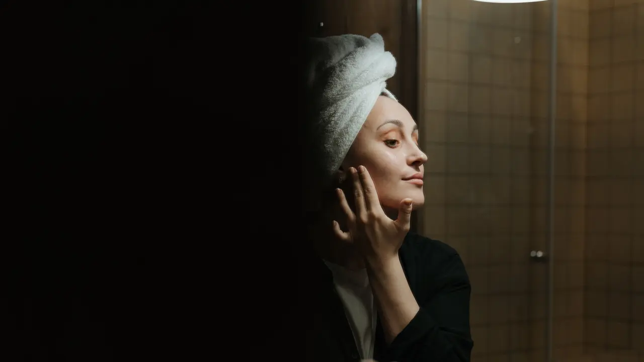 Rutinitas Skincare Malam untuk Mendukung Regenerasi Kulit