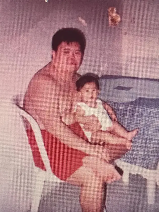 Potret Anak Tumbuh Bersama Ayah Penyandang Down Syndrome, Kisahnya Bikin Haru