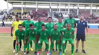 Karketu Dili FC, klub peserta Liga Amadora 2017, bersama sang pelatih, Simon Elissetche. (Bola.com/Abdi Satria)