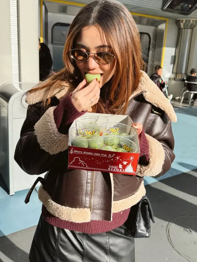 Aaliyah Massaid Liburan ke Disneyland Tokyo. [@aaliyah.massaid]