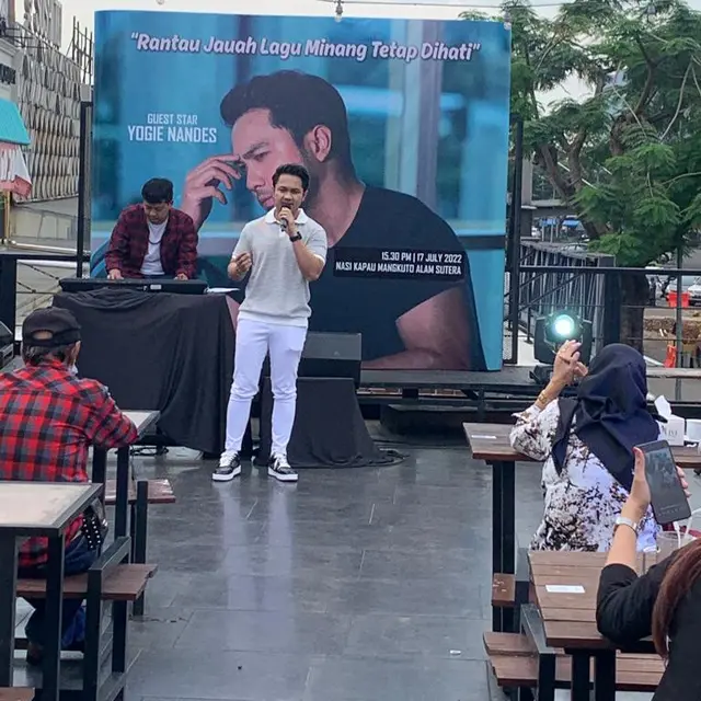 [Fimela] Yogie Nandes