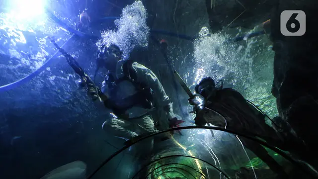 Suasana Peringatan Hari Pahlawan di Seaworld