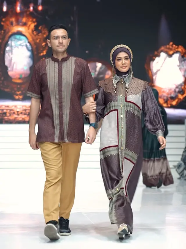 Tampin Couple Selebritis Kenakan Koleksi Ramadan Zaskia dan Shireen Sungkar