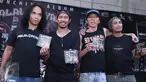 Grup band Slank memperlihatkan album terbaru mereka bertajuk "Palalopeyank"Jakarta, Selasa (7/2). Pada album baru tersebut berisikan 12 lagu diantaranya NgeRock, Terlalu Pahit, Rock n' roll Terus dan Palalopeyank.(Liputan6.com/Herman Zakharia)
