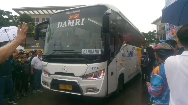 Menteri Perhubungan Budi Karya Soemadi, cek langsung operasional terbaru Damri, rute Cikupa Kabupaten Tangerang, menuju Bandara Internasional Soekarno Hatta, Minggu (3/3/2019).