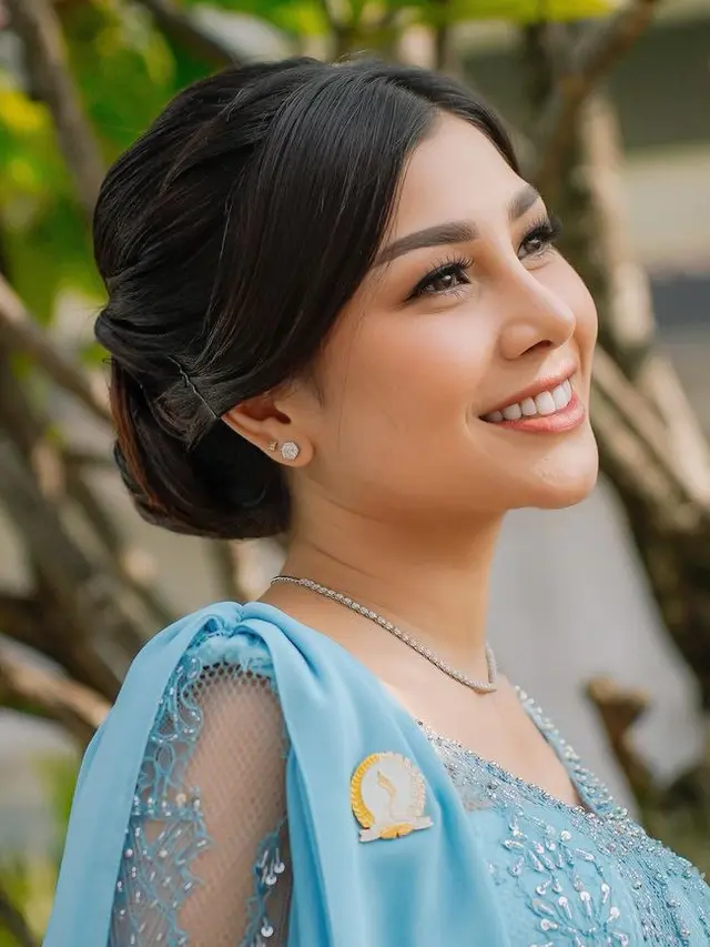 Nisya Ahmad, Adik Raffi Ahmad saat Pelantikan Anggota DPRD Provinsi Jawa Barat. [@nissyaa]