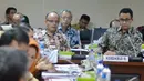Menteri Kebudayaan dan Pendidikan Dasar dan Menengah, Anies Baswedan mengikuti rapat kerja bersama komite III Dewan Perwakilan Daerah (DPD), Jakarta, Rabu (19/11/2014) (Liputan6.com/Andrian M Tunay)