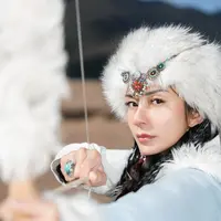 Kirana Larasti pilih China sebagai destinasi liburan anti mainstream di akhir tahun. Bukan di wilayah perkotaan, Kirana justru pilih liburan di dataran tinggi [@kiranalarasati]