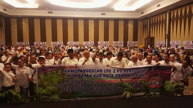 Gabungan pangkalan LPG 3 kilogram deklarasikan dukungan untuk Joko Widodo dan Ma'ruf Amin di Pilpres 2019Gabungan pangkalan LPG 3 kilogram deklarasikan dukungan untuk Joko Widodo dan Ma'ruf Amin di Pilpres 2019