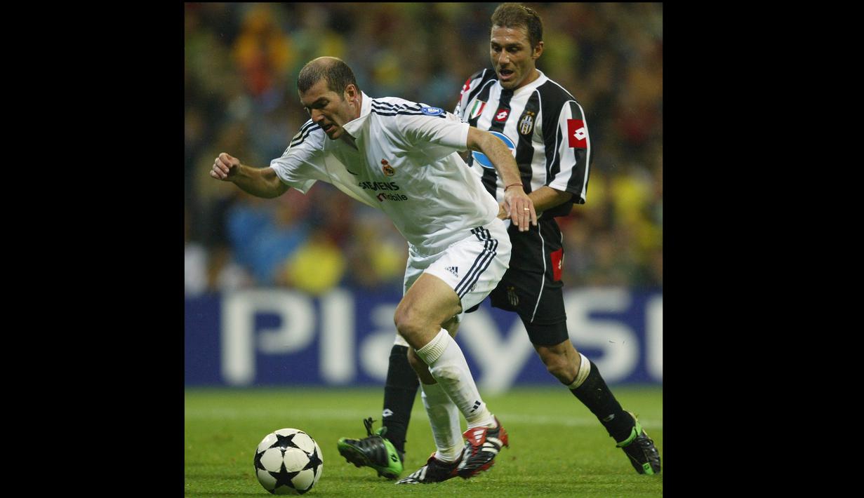 Antonio Conte direkrut Juve pada tahun 1991. Keputusannya hengkang ke Bianconeri sangat tepat, dan dirinya meraih kesuksesan bersama Juve. Ia meraih banyak gelar, di antaranya ada Serie A, Europa League dan Liga Champions. (Foto: AFP/Christophe Simon)