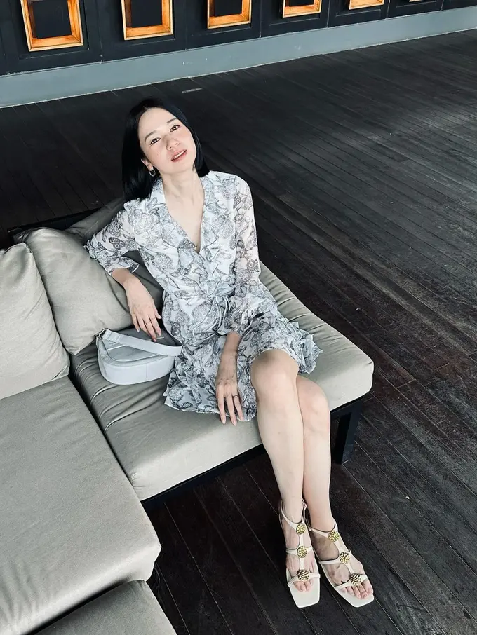 Inspirasi tampilan outfit edgy dari Laura Basuki