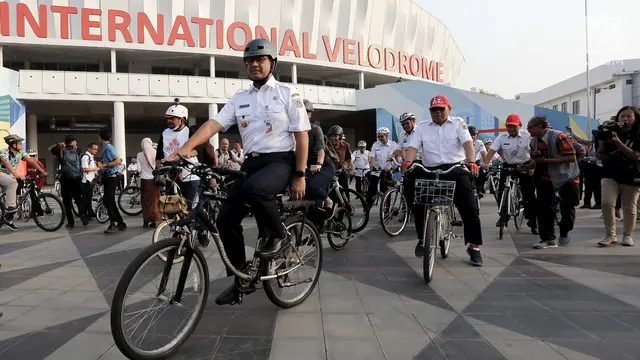 Anies Jajal Jalur Sepeda dari Veldrome ke Balai Kota DKI Jakarta