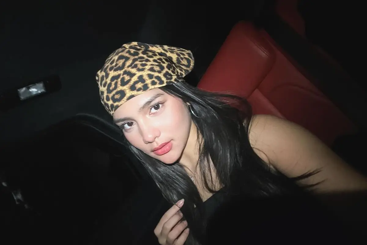 Potret Davina Karamoy Bergaya Tomboy, Aura Cantiknya Tak Terbendung. (instagram/davinaakaramoy)