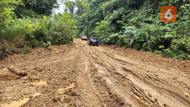 Jalan Rusak Mahakam Ulu