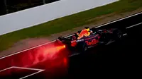 Pebalap Red Bull, Daniel Ricciardo, menjadi yang tercepat pada hari pertama tes pramusim di Sirkuit de Catalunya, Barcelona, Senin 26/2/2018). (F1)